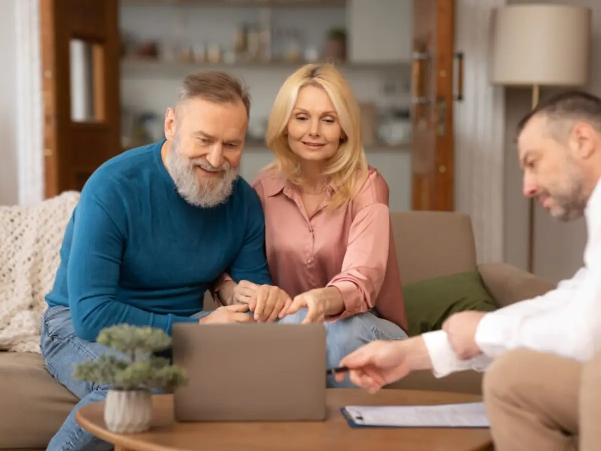 A Cara Glass consultation at a customer's home