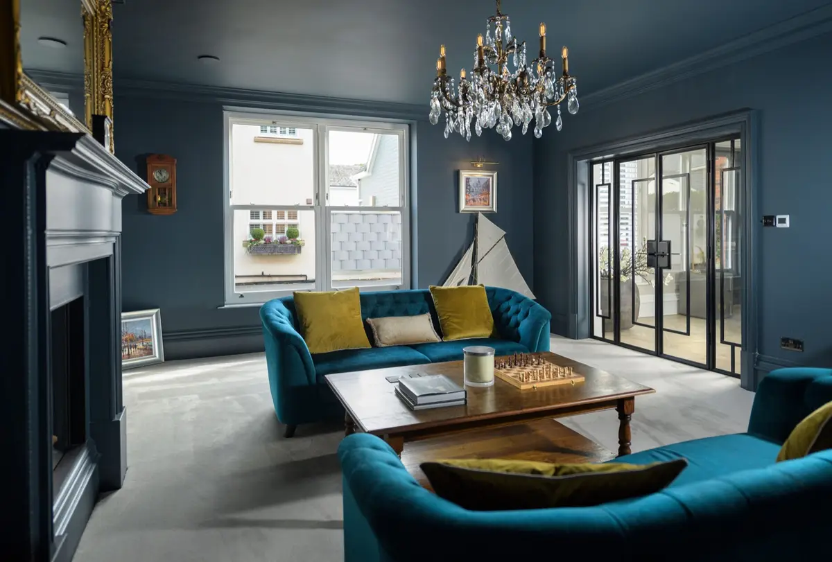 Bygone sash windows with FINEO vacuum glass